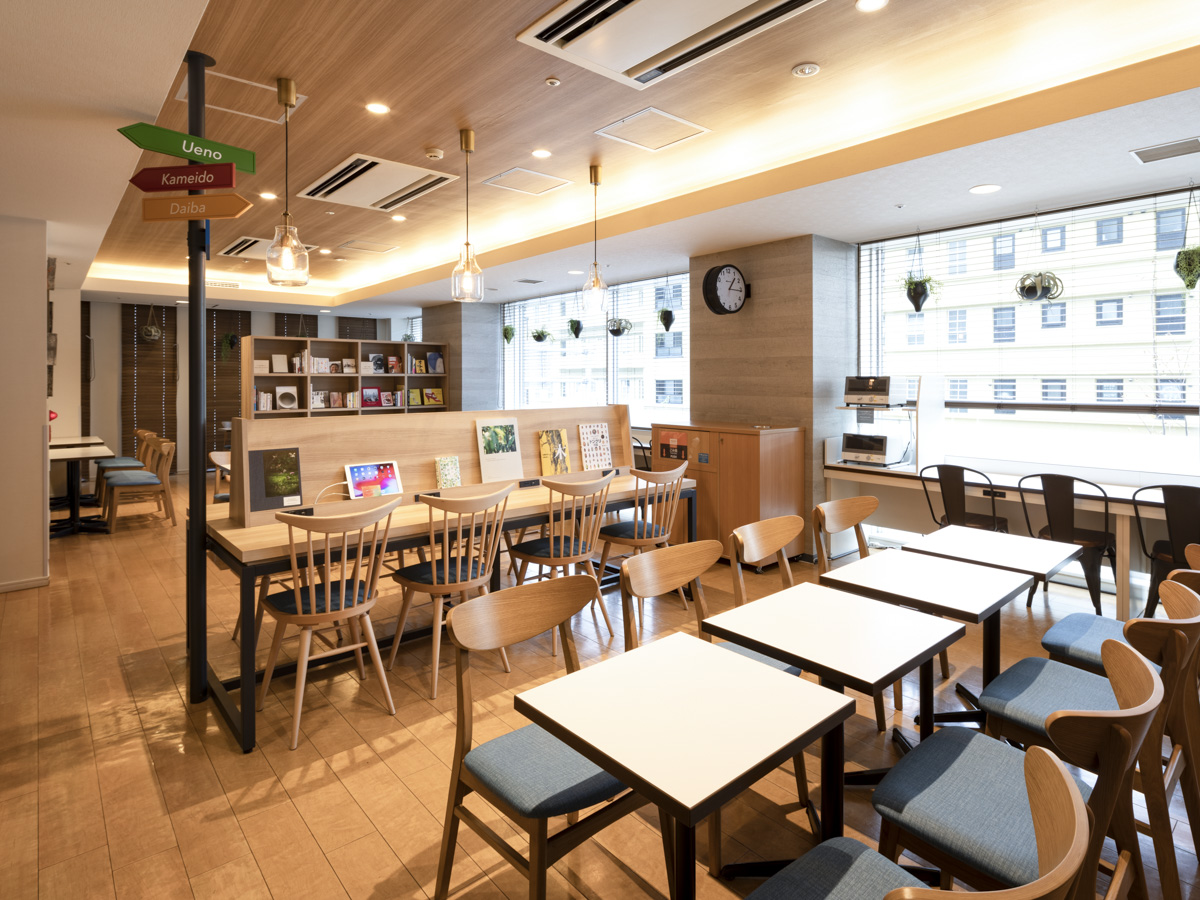 コンフォートホテル東京清澄白河 コンフォートライブラリーカフェ でコワーキング ヴィアート Via At